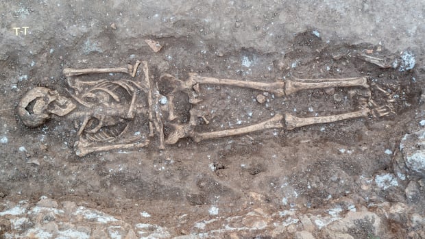 Vijftig skeletten gevonden bij UvA-opgraving in het Italiaanse Satricum  